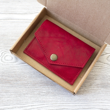 Фотография 6: Красный  женский кошелек из натуральной кожи для мелочи, пластиковых карт и банкнот "Брусника"