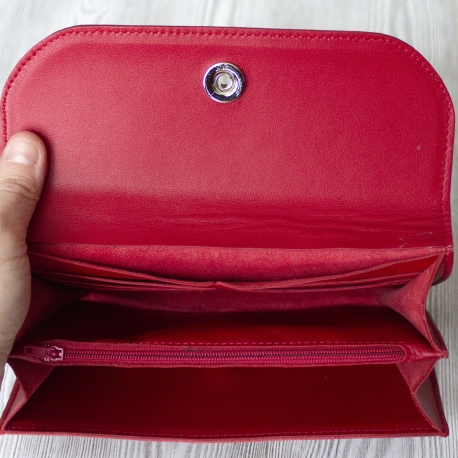 Фотография 5: Женский красный кошелек из натуральной кожи "Брусника"
