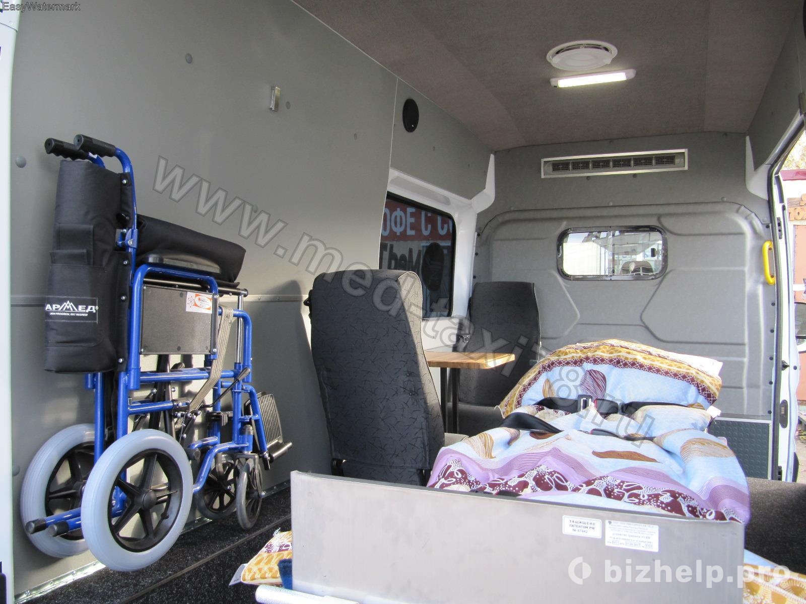 Фотография 5: Перевозка лежачих больных и инвалидов-колясочников