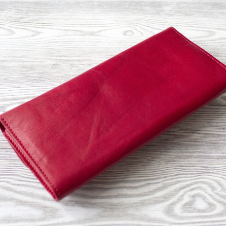 Фотография 7: Женский красный кошелек из натуральной кожи "Брусника"