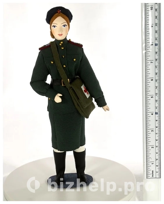 Фотография 1: Фарфоровая кукла | Военная медсестра