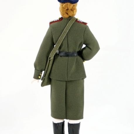 Фотография 4: Фарфоровая кукла | Военная медсестра