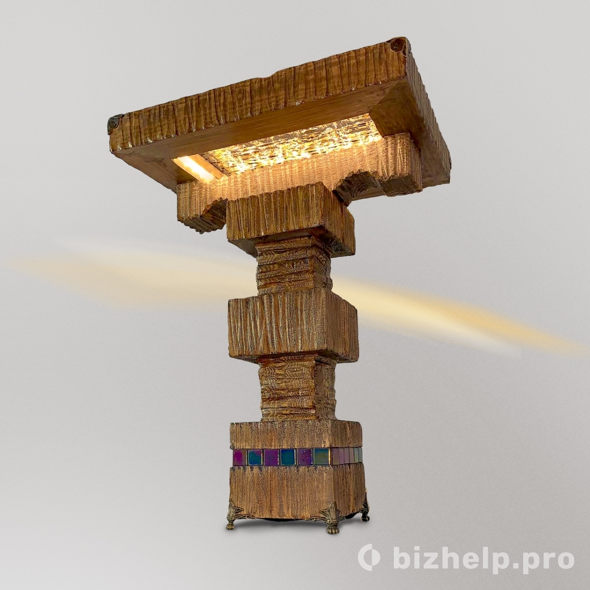 Фотография 1: Декоративный интерьерный светильник из натурального дерева ручной работы "Весы"