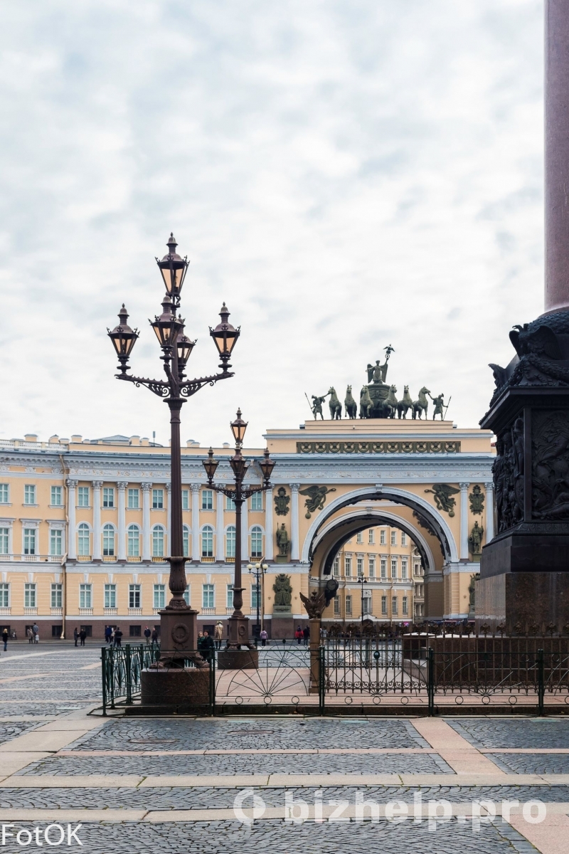Фотография 1: На выходные в Петербург: дворцы и мосты (кэшбэк 20%)