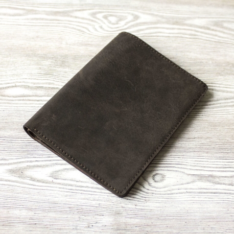 Фото: Портмоне мужское коричневое из натуральной кожи, для паспорта, карт, банкнот "Темный шоколад"