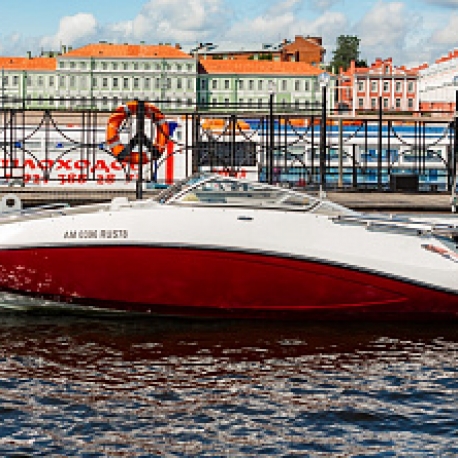 Фотография 1: Аренда катера на свадьбу в Санкт-Петербурге