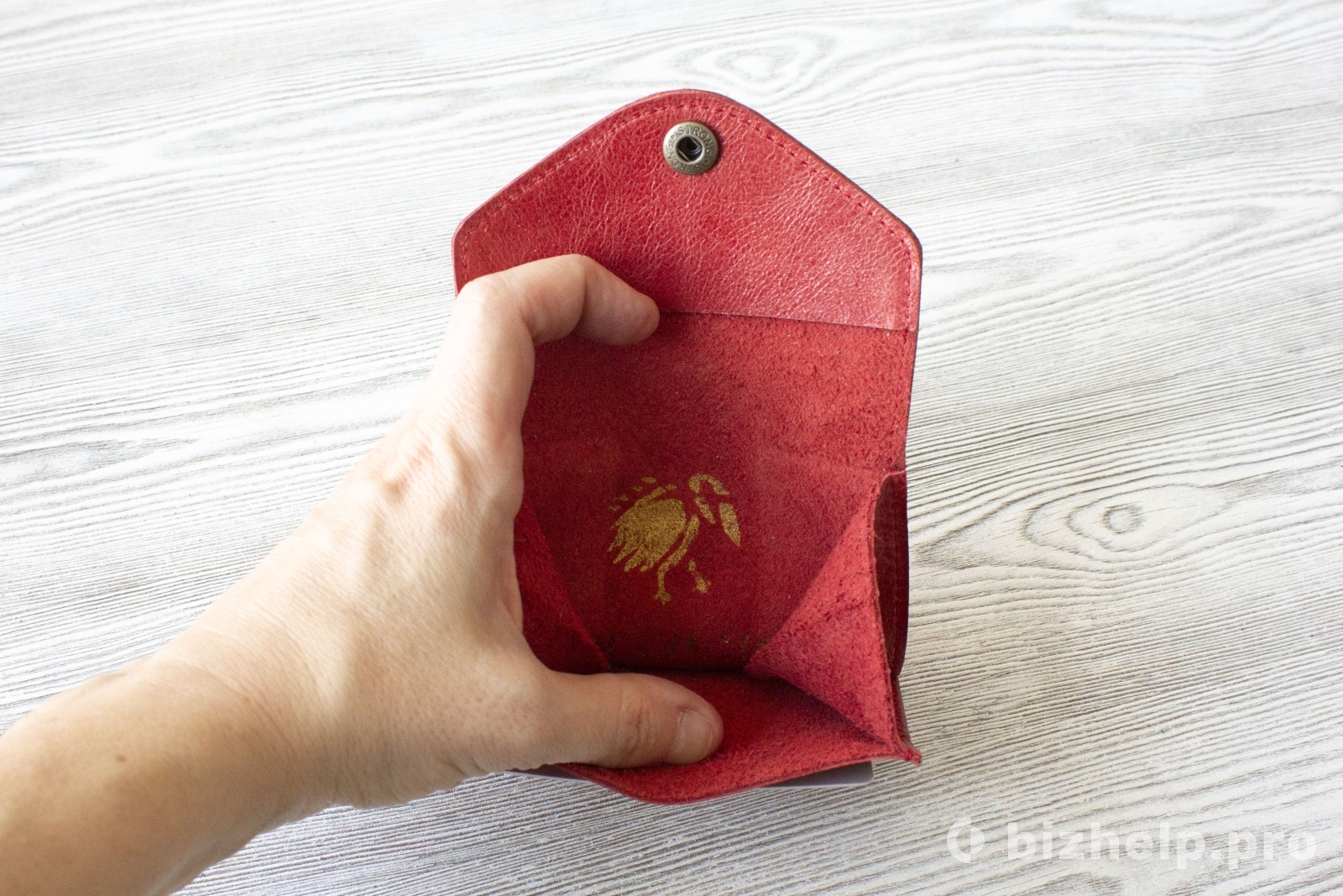Фотография 6: Красный  женский кошелек для мелочи и пластиковых карт