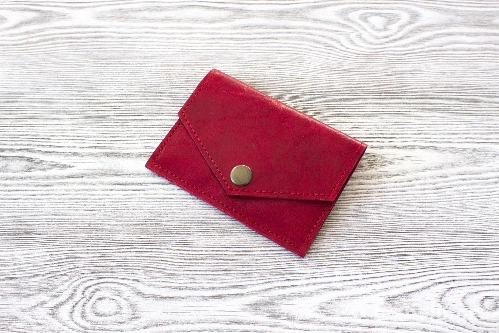 Фотография 2: Красный  женский кошелек из натуральной кожи для мелочи, пластиковых карт и банкнот "Брусника"